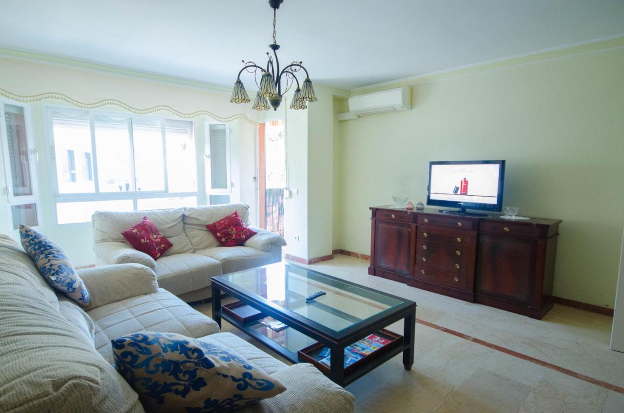 Aparment Neptuno- Located On The Promenade A Few Metres From The Beach. エステポナ エクステリア 写真
