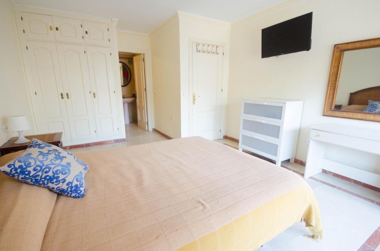 Aparment Neptuno- Located On The Promenade A Few Metres From The Beach. エステポナ エクステリア 写真