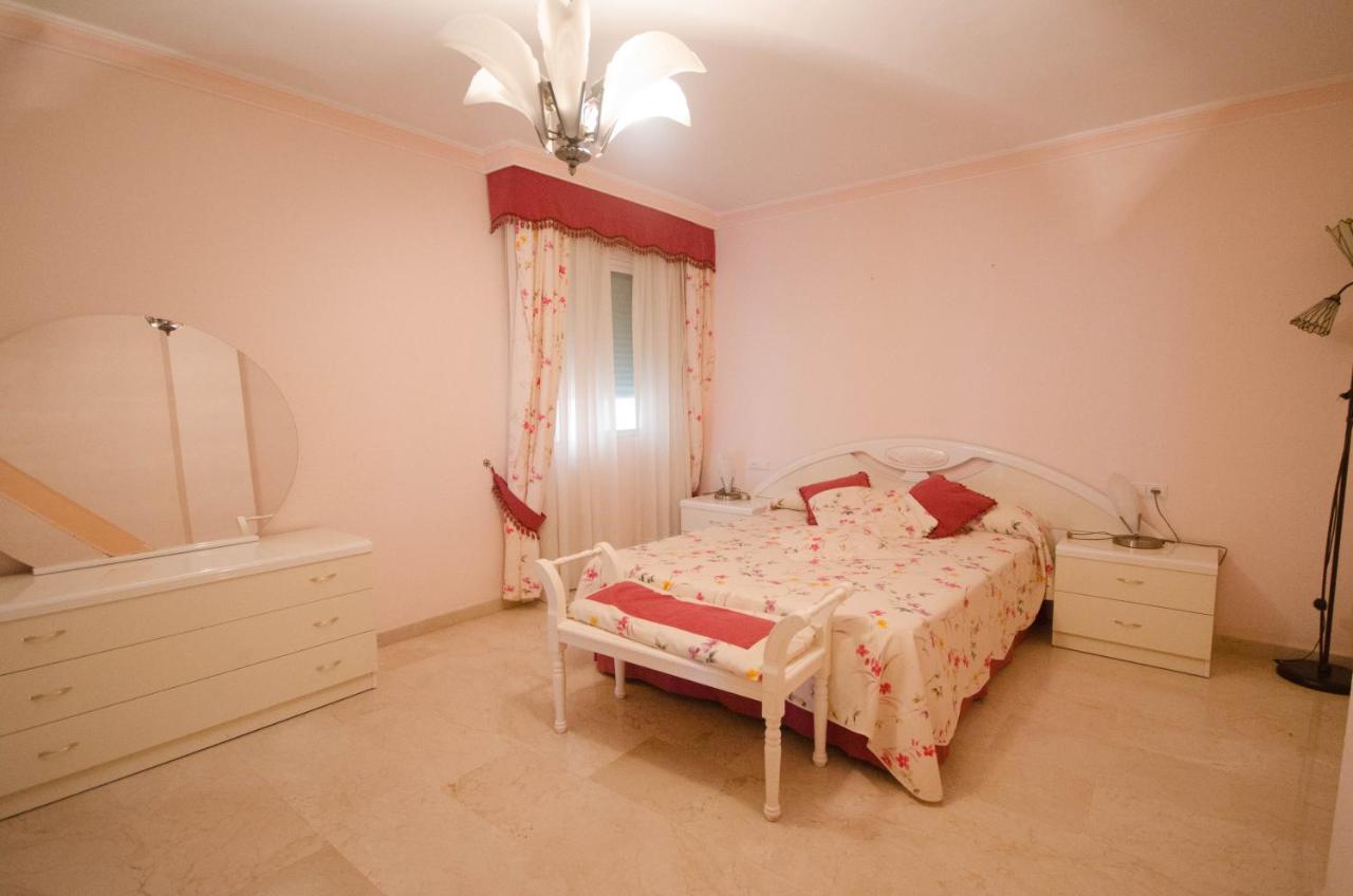 Aparment Neptuno- Located On The Promenade A Few Metres From The Beach. エステポナ エクステリア 写真