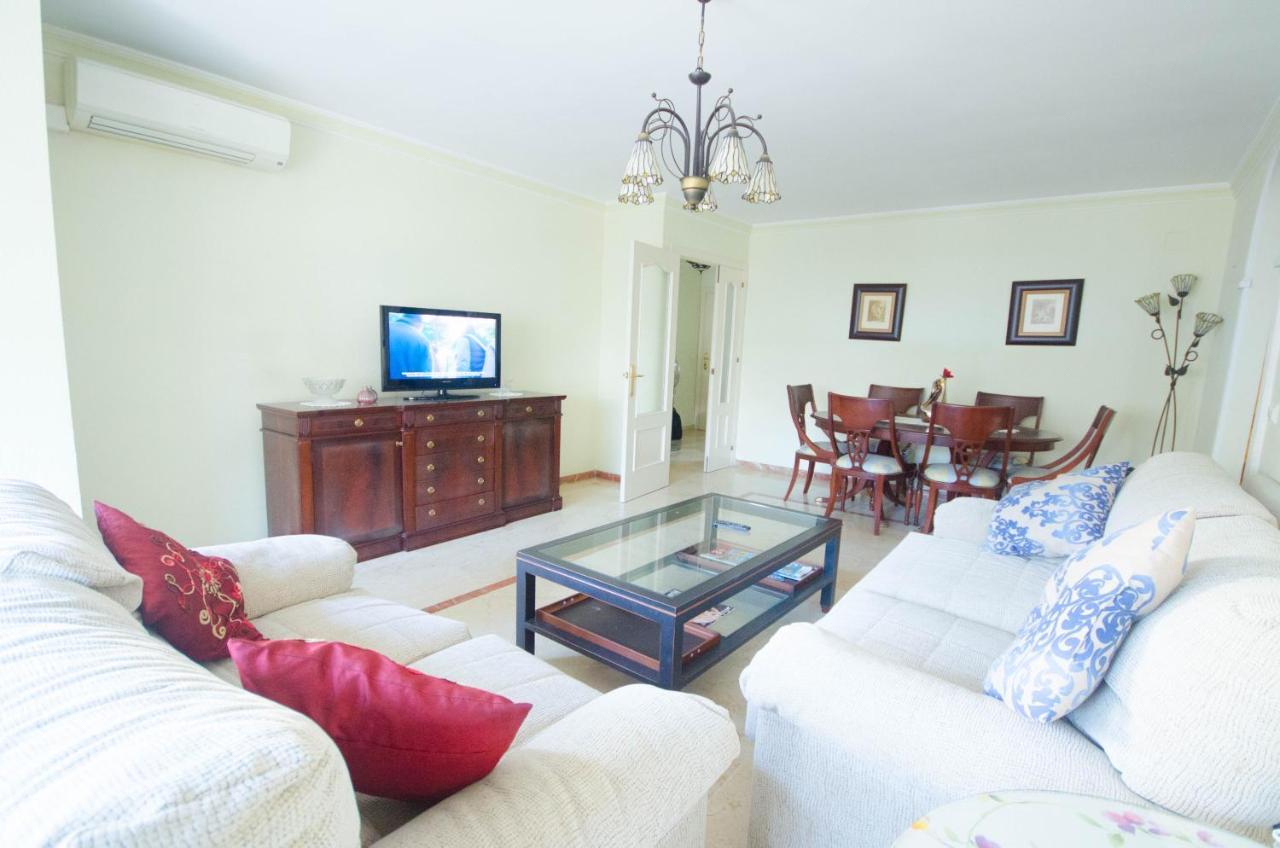 Aparment Neptuno- Located On The Promenade A Few Metres From The Beach. エステポナ エクステリア 写真