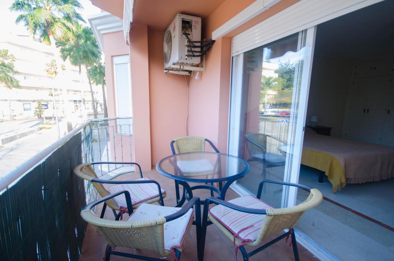 Aparment Neptuno- Located On The Promenade A Few Metres From The Beach. エステポナ エクステリア 写真
