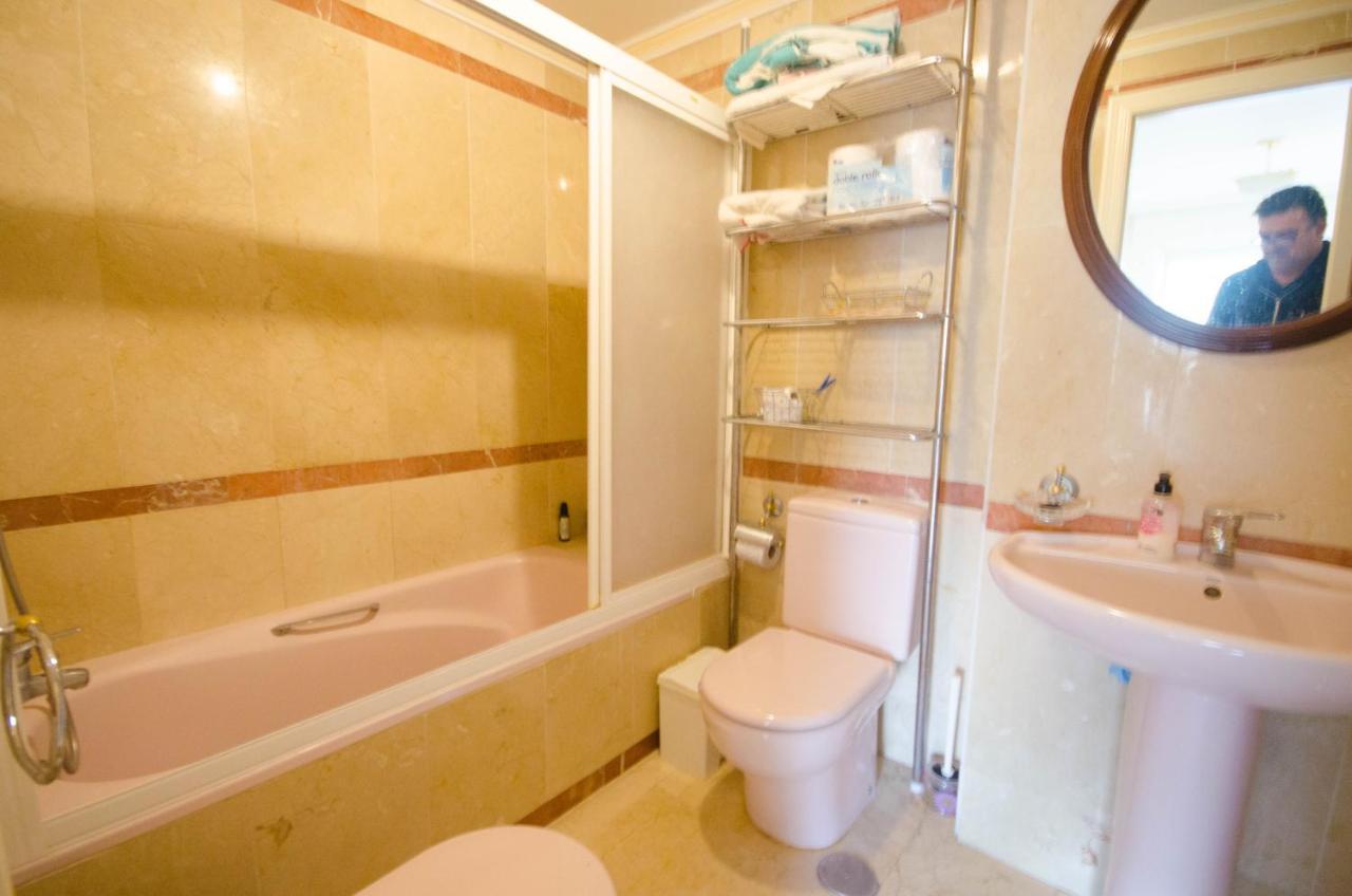 Aparment Neptuno- Located On The Promenade A Few Metres From The Beach. エステポナ エクステリア 写真