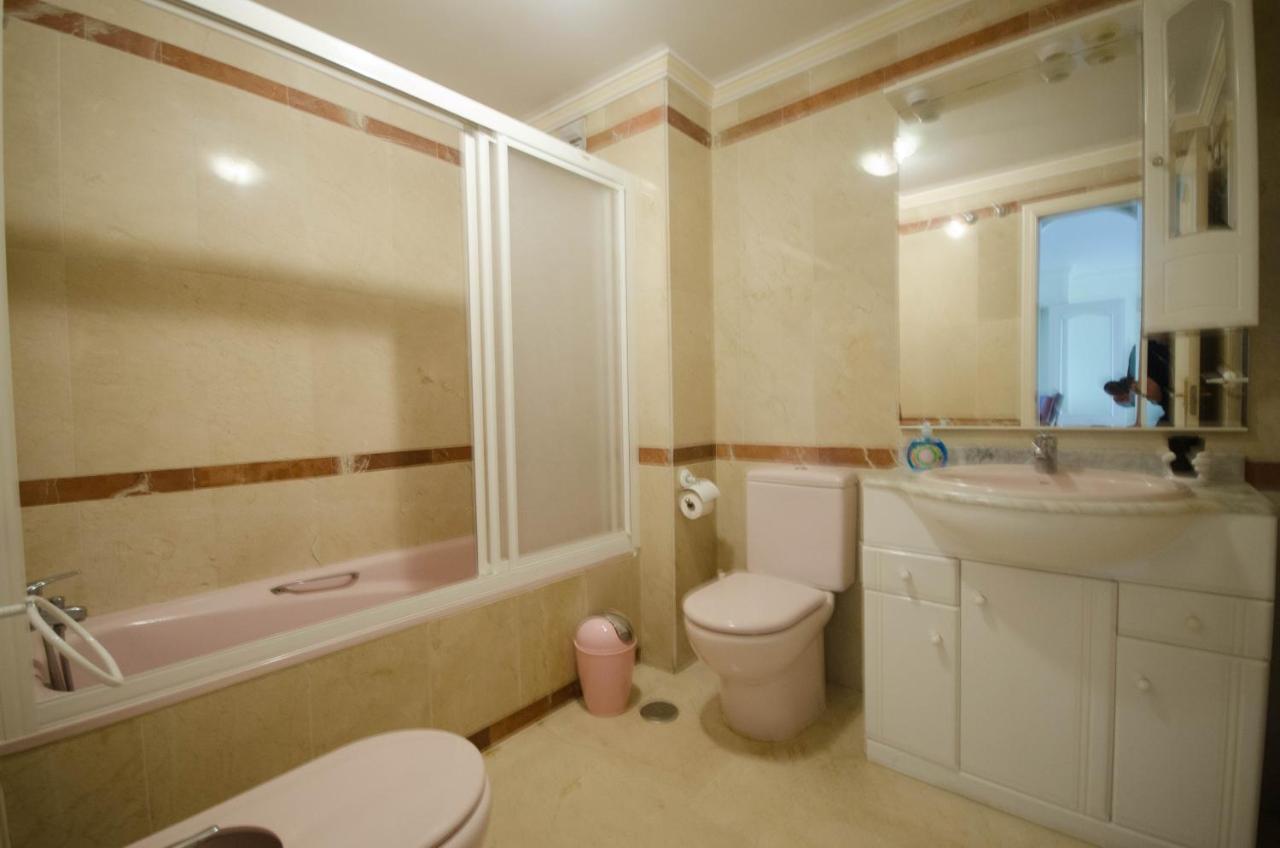 Aparment Neptuno- Located On The Promenade A Few Metres From The Beach. エステポナ エクステリア 写真