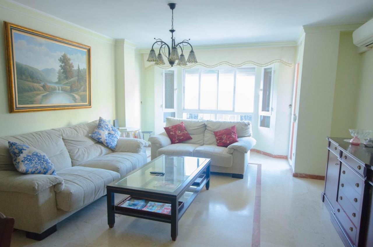 Aparment Neptuno- Located On The Promenade A Few Metres From The Beach. エステポナ エクステリア 写真