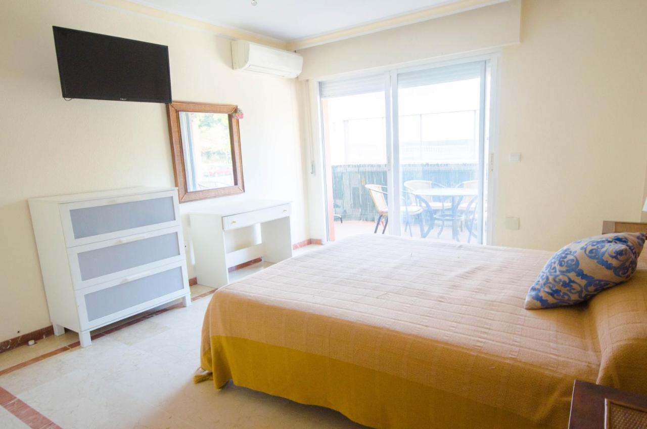 Aparment Neptuno- Located On The Promenade A Few Metres From The Beach. エステポナ エクステリア 写真