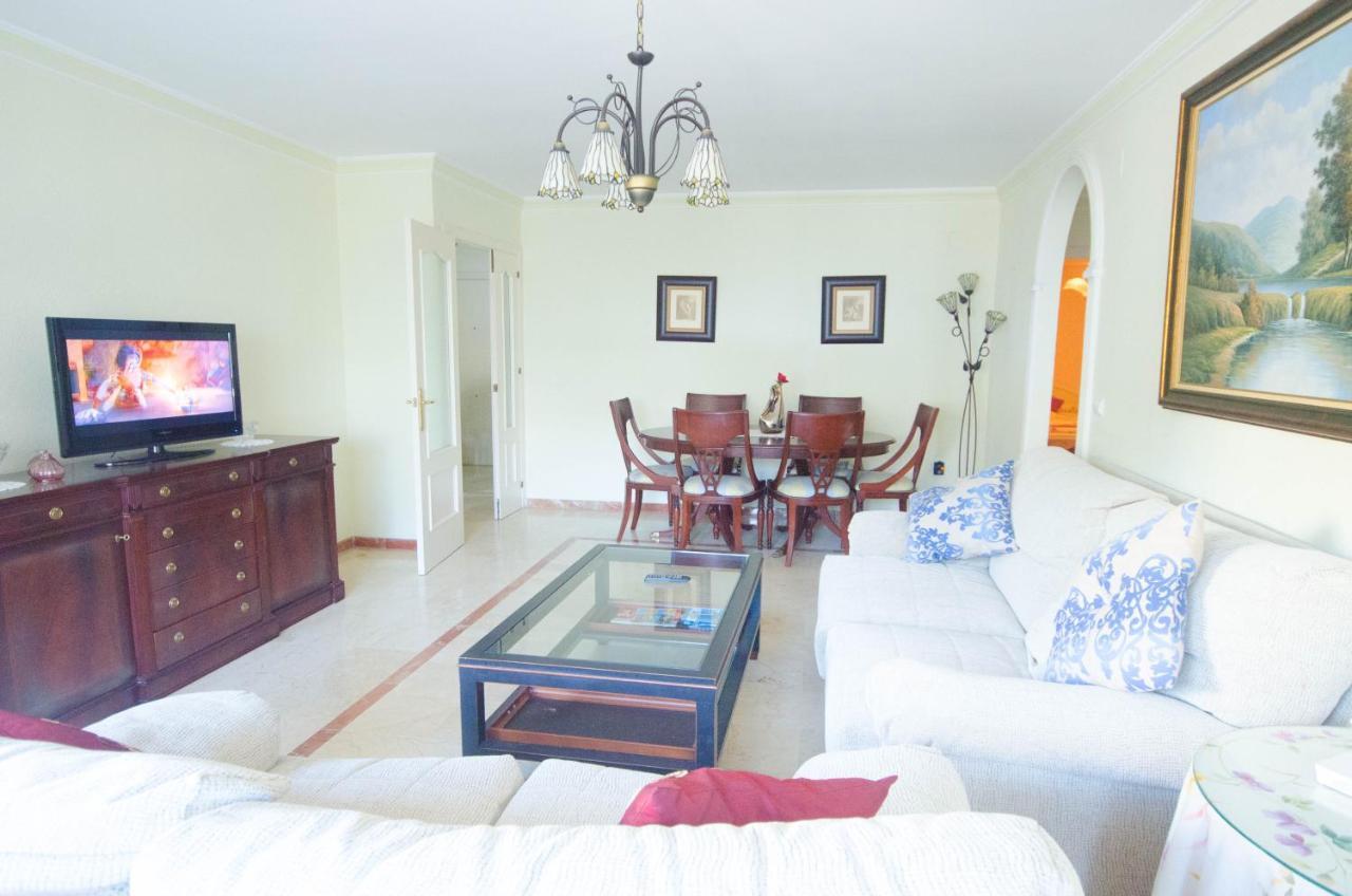 Aparment Neptuno- Located On The Promenade A Few Metres From The Beach. エステポナ エクステリア 写真
